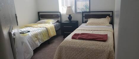 5 bedrooms, iron/ironing board, free WiFi, bed sheets