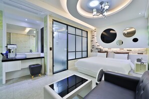 华丽客房 | 高档床上用品、办公桌、笔记本电脑工作区、隔音