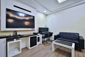 Family Twin Room | In-room dining - G&G Hotel (Ulsan)