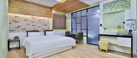 1 habitación, ropa de cama de alta calidad y escritorio