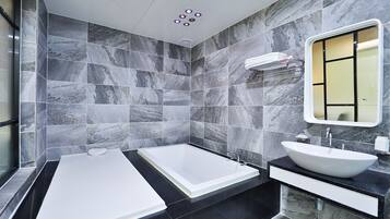 Premier Room | Bathroom | Free toiletries, hair dryer, bathrobes, slippers
