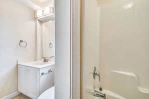 Shower, towels