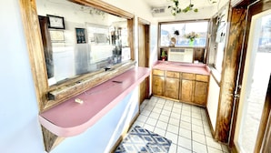 Lobby - Imperial Motel (Mullins)