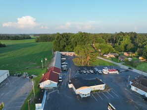 Exterior - Imperial Motel (Mullins)