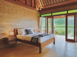 1 habitación, colchones con efecto memoria, minibar y escritorio 