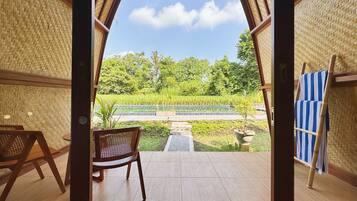 Traditional Cottage | 1 bedroom, memory-foam beds, minibar, desk