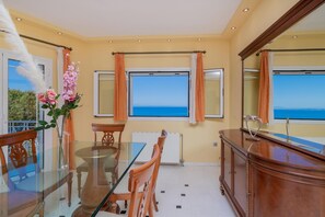 Villa | 5 sovrum och gratis barnsängar
