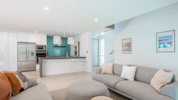 Smart TV, fireplace, offices