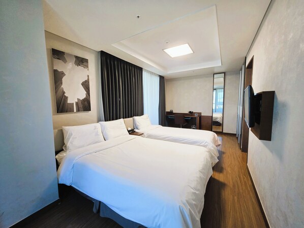 Family Triple Room | In-room safe, blackout drapes, soundproofing, iron/ironing board - W Residence Hotel Haeundae (Busan)