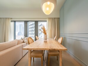 Dining - Lavishly Elegant 2BR with Breathtaking Burj View (Dubai)