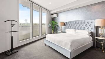 1 bedroom, desk, iron/ironing board, WiFi