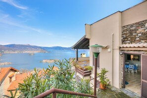 Lake view - Lake Maggiore View Terrace Over The Borromean Islands (Stresa)