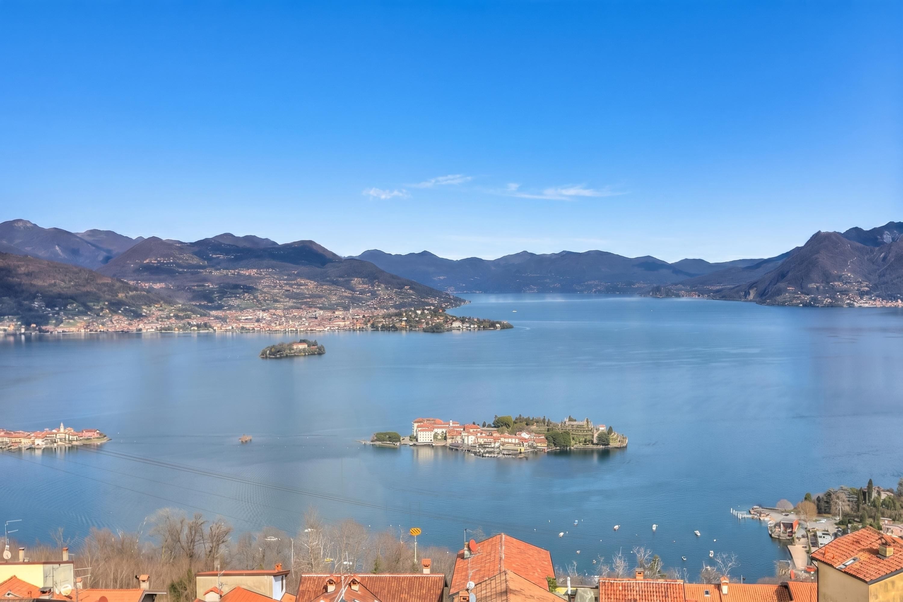 Family House, Multiple Bedrooms, Mountainside (Lake View Terrace Over The Borromean) | Exterior