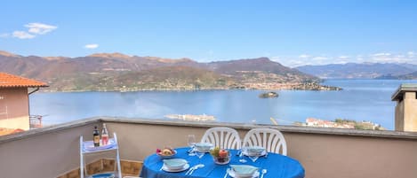 Khu ẩm thực ngoài trời