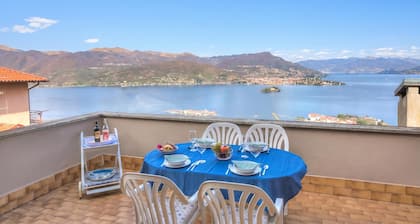 Lake View Terrace Over The Borromean Isla