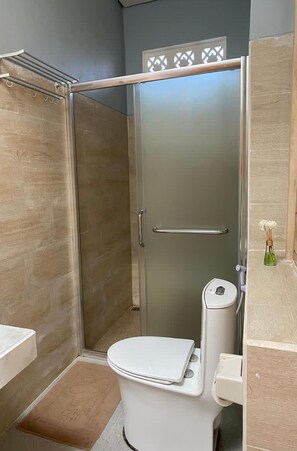 Deluxe Studio | Bathroom | Shower, towels - Hotel O Bale Jiwan Mukti Narmada Near SMA NW NARMADA (Narmada)