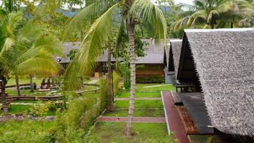 Vista frontal de la propiedad