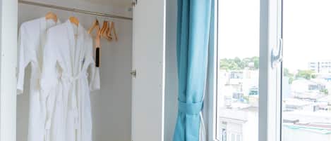 Chambre Deluxe avec lits jumeaux | Bureau, rideaux occultants, chambres insonorisées, Wi-Fi gratuit