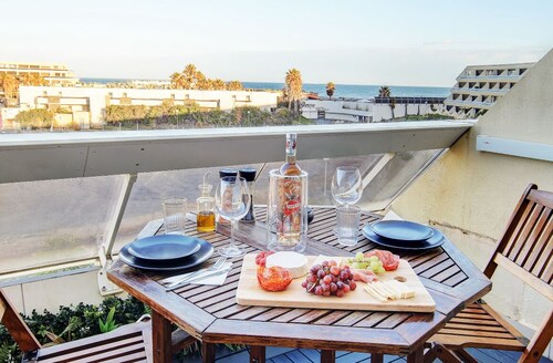 Studio Senses: Refined With Sea View in Agde Naturist