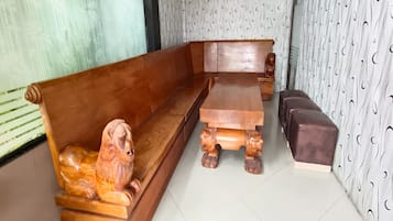 Área de estar no saguão