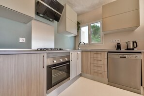 Fridge, microwave, oven, dishwasher - Villa rental in Moraira, CASA NOVA (Moraira)