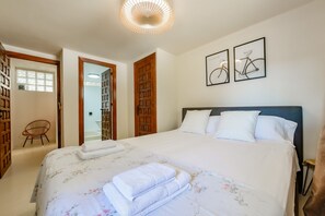 5 dormitorios, tabla de planchar con plancha, wifi gratis y ropa de cama