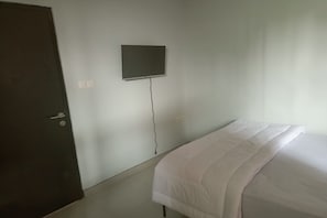 Bed sheets - Hotel O Rubina Syariah Hotel (Purbalingga)