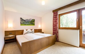 Bloc d'apartaments superior, 2 dormitoris, vistes a la muntanya | Wifi gratuïta i roba de llit 