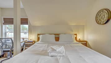 House | 2 bedrooms, desk, laptop workspace, iron/ironing board