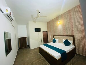 Standard Room - King Palace By GRB (Agra)
