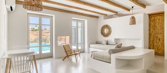 Lil Paros Luxury suites