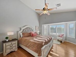 4 chambres, fer et planche à repasser, Wi-Fi, draps fournis