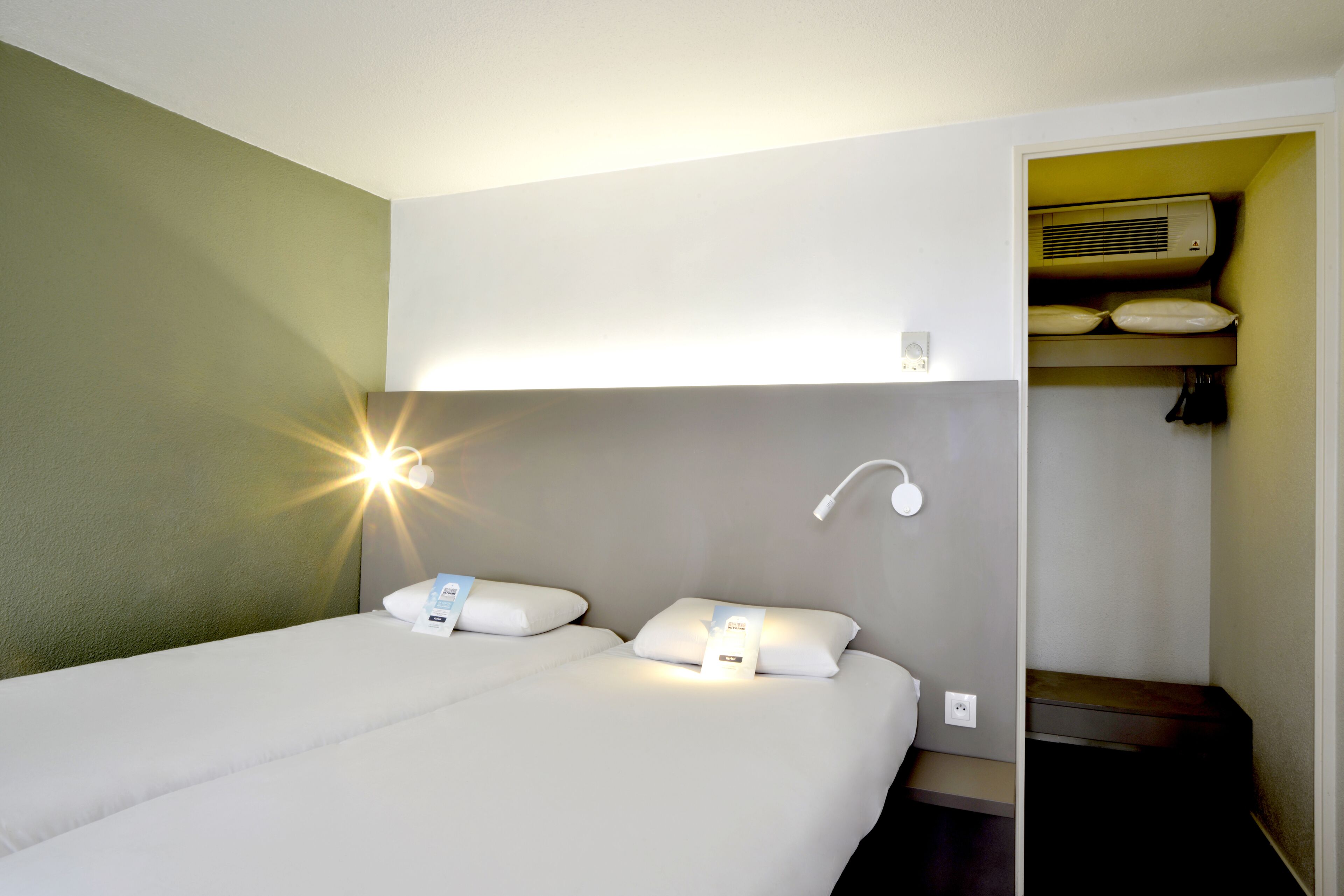 Chambre Standard, 2 lits une place | Chambres insonorisées, Wi-Fi gratuit, draps fournis
