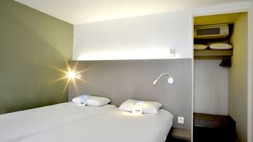 Chambre Standard, 2 lits une place | Chambres insonorisées, Wi-Fi gratuit, draps fournis