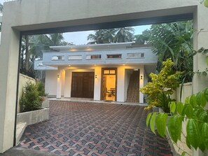 Front of property - Kaduwela Layathraa (Kaduwela)