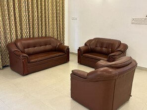 Living area - Kaduwela Layathraa (Kaduwela)