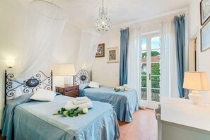 7 camere, una scrivania, Wi-Fi, lenzuola