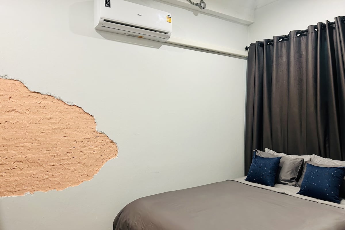 Tempur-Pedic-senger, skrivebord og skrivebord for bærbar PC