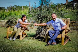 Televisión LCD 55 pulgadas con canales de televisión por cable, juguetes