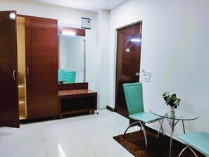 プレミアム ツインルーム | 1 室のベッドルーム、デスク、WiFi (無料)