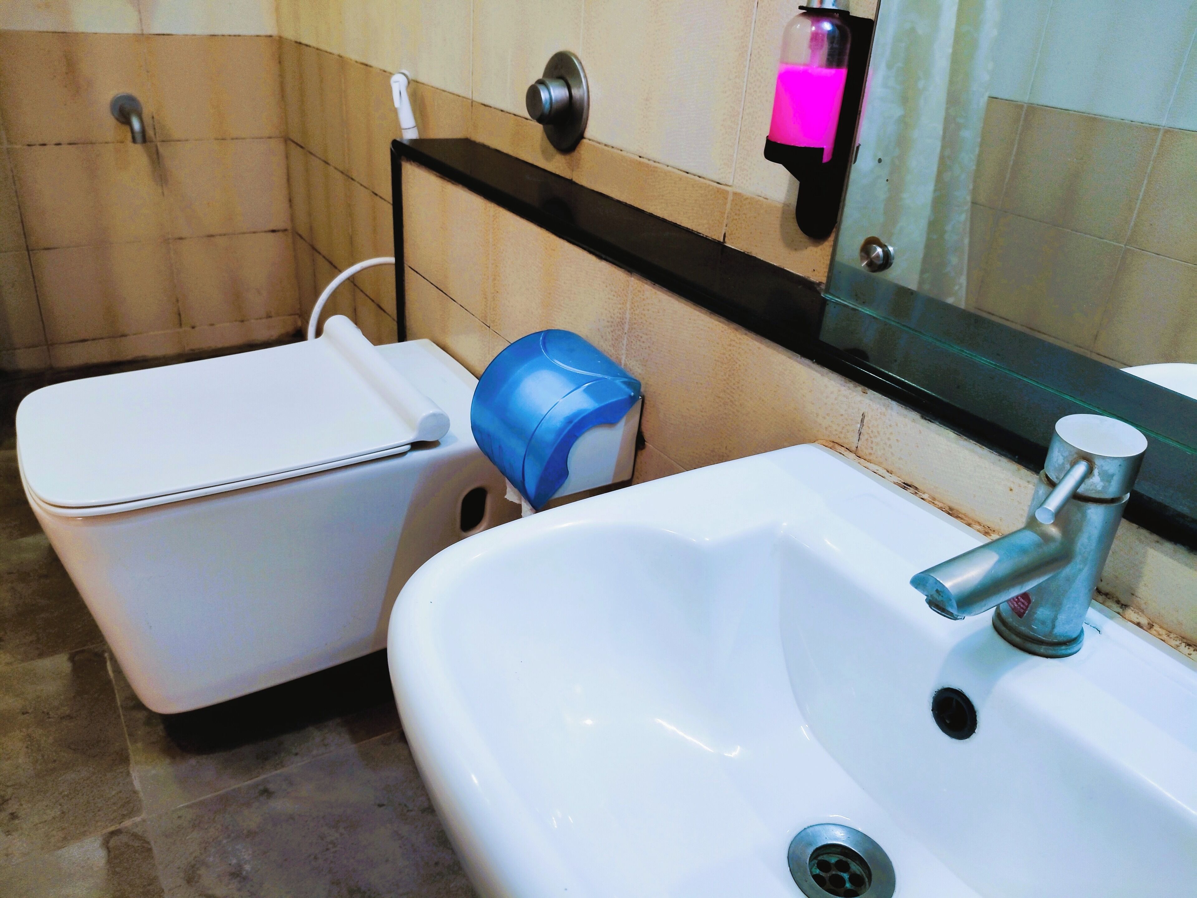 Premium Twin Room | Bathroom | Free toiletries