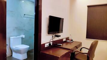Deluxe Room | In-room dining
