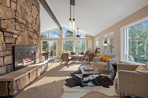 Sauna, Hot Tub & Marvelous Views