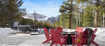 4BR Hot Tub + Sauna · Mtn Views Near Red Rocks