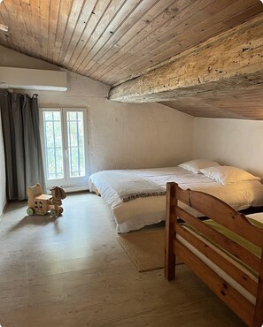 3 habitaciones, tabla de planchar con plancha y wifi gratis 