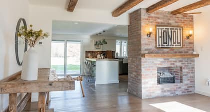 Creekside Farmhouse: Restored Farmhouse with Private Pond & Hot Tub