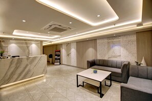 Reception - East Park Inn (New Delhi)