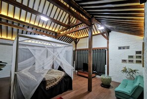 Family Room | 1 bedroom, free WiFi