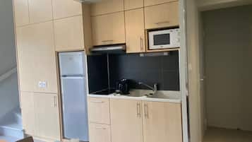 Apartment, 1 Bedroom | Ruang tamu | Meja ping pong