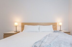 1 habitación, tabla de planchar con plancha y wifi 
